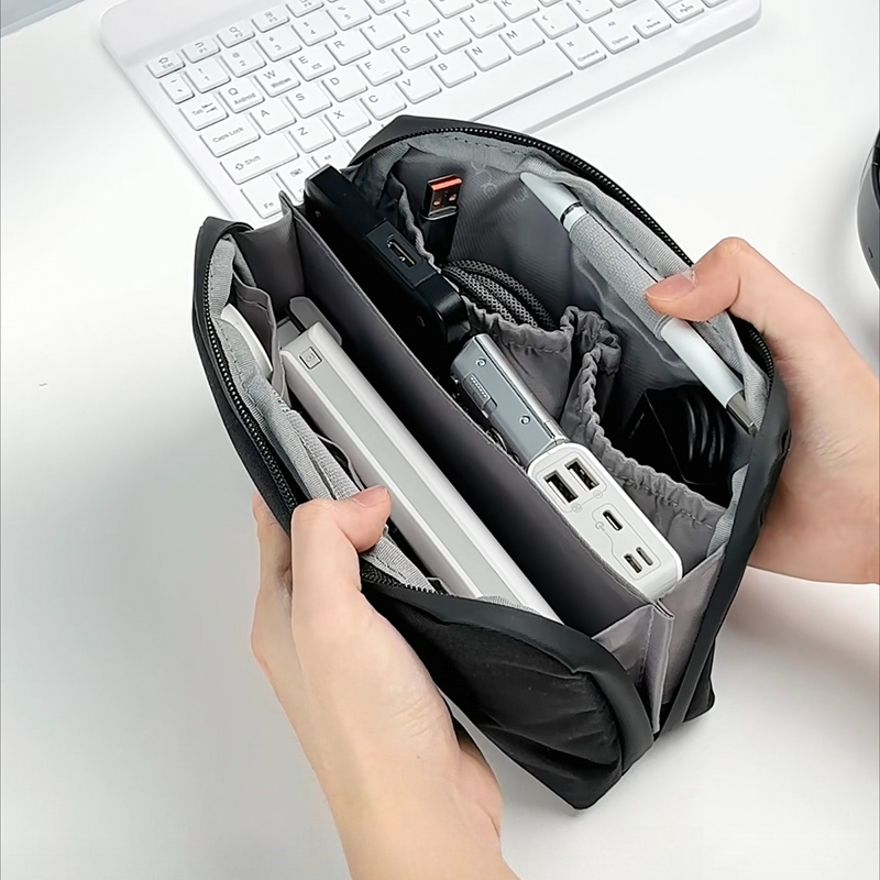 Tech Accessories Travel Organizer Pouch - กระเป๋าจัดระเบียบสายเคเบิลรูปทรงเปลือกหอย ความจุขนาดใหญ่ สำหรับเก็บอุปกรณ์อิเล็กทรอนิกส์ พาวเวอร์แบงค์ โทรศัพท์ หูฟัง